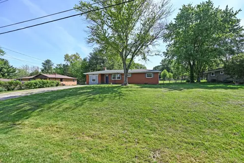 7406 Robin Dr, Hamilton Township, OH 45039 photo 2
