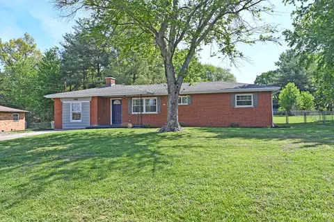 7406 Robin Dr, Hamilton Township, OH 45039 photo 3