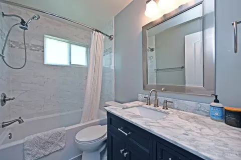 7406 Robin Dr, Hamilton Township, OH 45039 photo 24