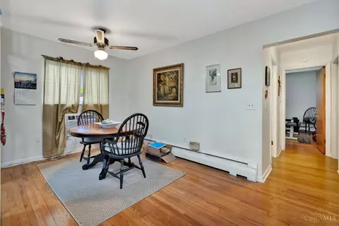 Dining - 1546 Beacon St, Cincinnati, OH 45230 photo 6 of 6