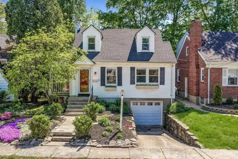 3443 Oakview Pl, Cincinnati, OH 45209