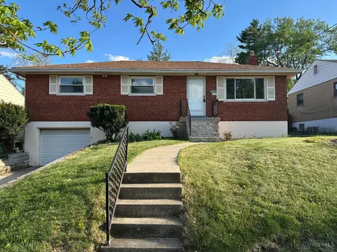 1045 Pelican Dr, Cincinnati, OH 45231