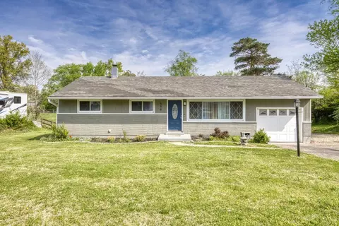 996 Mckelvey Rd, Cincinnati, OH 45231