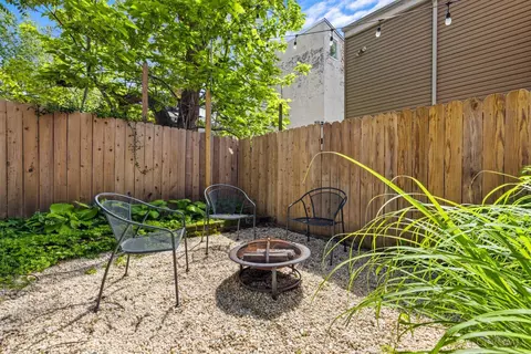 Exterior - 433 Clark St, Cincinnati, OH 45203 photo 3 of 4