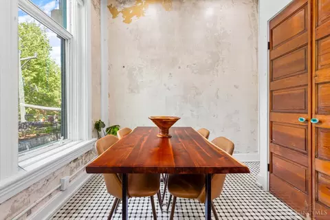 Dining - 433 Clark St, Cincinnati, OH 45203 photo 4 of 4