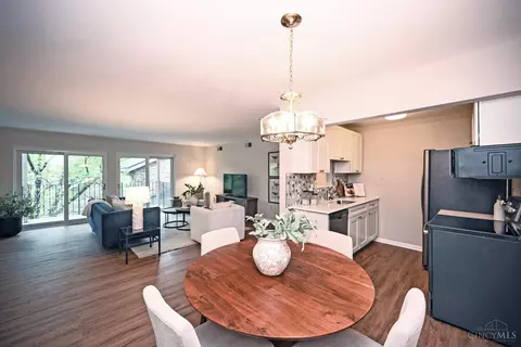 Dining - 3065 Alpine Ter, Cincinnati, OH 45208 photo 2 of 3