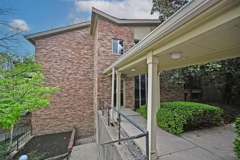 3065 Alpine Ter, Cincinnati, OH 45208