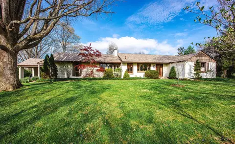 142 Hilltop Rd, Oxford, OH 45056