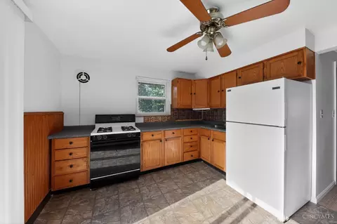 Kitchen - 2505 Rack Ct, Cincinnati, OH 45239 photo 2 of 3
