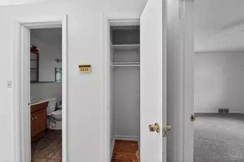 Entry Way - 2505 Rack Ct, Cincinnati, OH 45239 photo 2 of 3