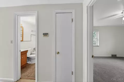 Entry Way - 2505 Rack Ct, Cincinnati, OH 45239 photo 1 of 3