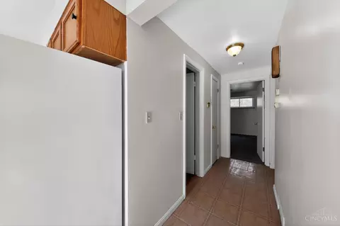 Entry Way - 2505 Rack Ct, Cincinnati, OH 45239 photo 3 of 3