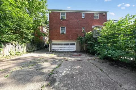 Exterior - 2505 Rack Ct, Cincinnati, OH 45239 photo 4 of 9