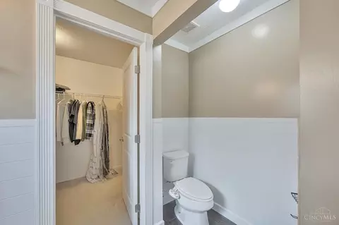 Entry Way - 6968 Chapel Ln, Harrison, OH 45030 photo 6 of 6