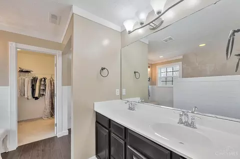 Bath - 6968 Chapel Ln, Harrison, OH 45030 photo 3 of 4