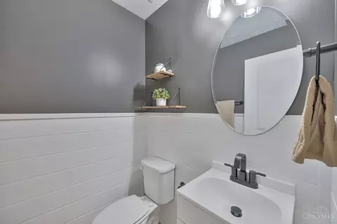 Bath - 6968 Chapel Ln, Harrison, OH 45030 photo 1 of 4