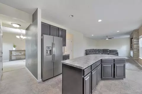 Kitchen - 6968 Chapel Ln, Harrison, OH 45030 photo 4 of 5