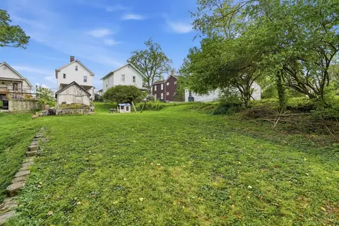 Exterior - 3761 Ferdinand Pl, Cincinnati, OH 45209 photo 9 of 12