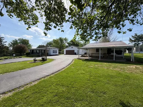 10818 N Shore Dr, Hillsboro, OH 45133