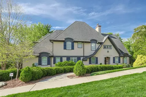 2545 Rookwood Dr, Cincinnati, OH 45208