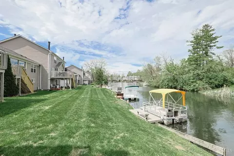 Exterior - 680 Stoneharbor Ln, Hamilton Township, OH 45039 photo 8 of 11