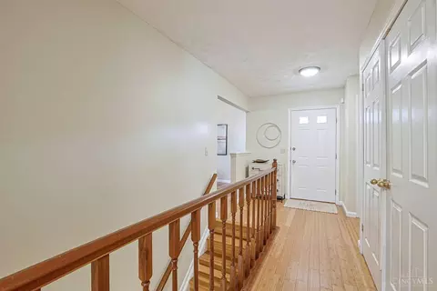 Entry Way - 680 Stoneharbor Ln, Hamilton Township, OH 45039 photo 2 of 3