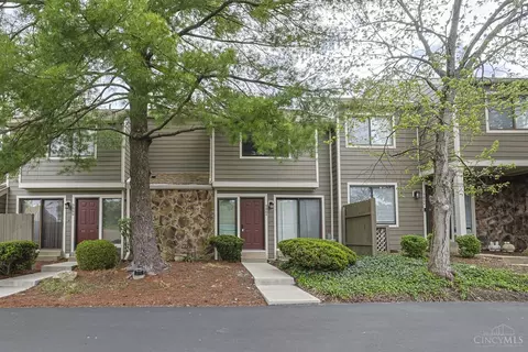 9864 Timbers Dr, Blue Ash, OH 45242