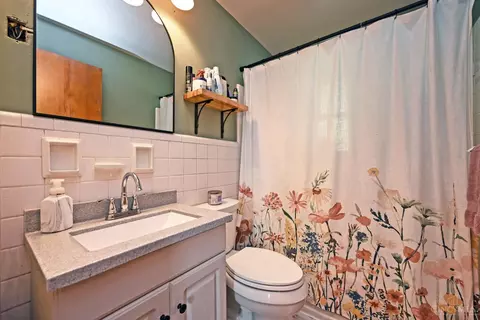 Bath - 193 W Crest Dr, Reading, OH 45215 photo 1 of 1