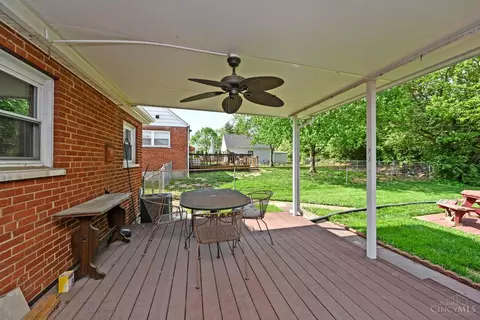 Exterior - 193 W Crest Dr, Reading, OH 45215 photo 4 of 10
