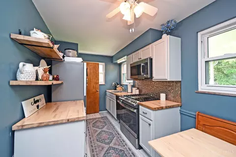 Kitchen - 193 W Crest Dr, Reading, OH 45215 photo 2 of 4