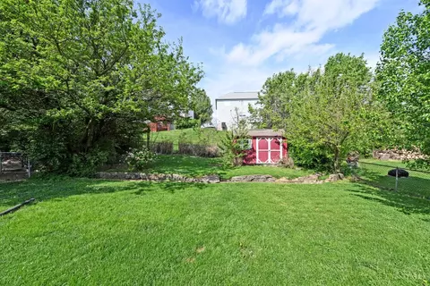 Exterior - 193 W Crest Dr, Reading, OH 45215 photo 9 of 10