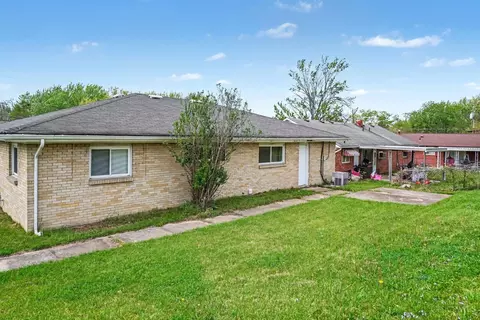Exterior - 2422 Bluelark Dr, Cincinnati, OH 45231 photo 4 of 5