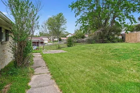 Exterior - 2422 Bluelark Dr, Cincinnati, OH 45231 photo 5 of 5