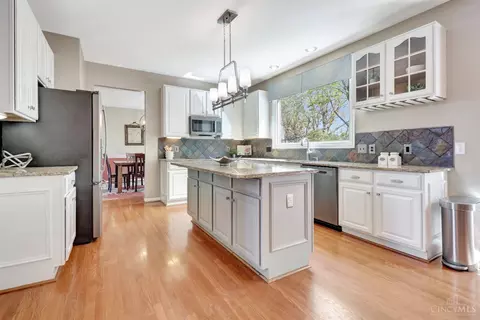 6215 Holly Hill Ln, West Chester, OH 45069