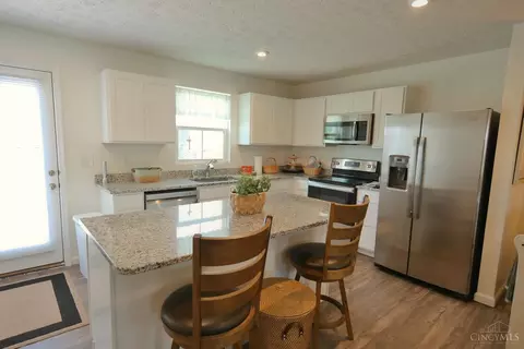 Kitchen - 8889 Williamson Cir, Harrison, OH 45030 photo 2 of 4