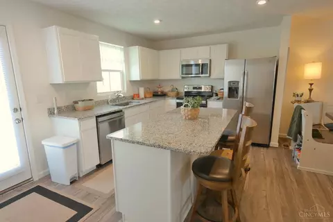 Kitchen - 8889 Williamson Cir, Harrison, OH 45030 photo 1 of 4