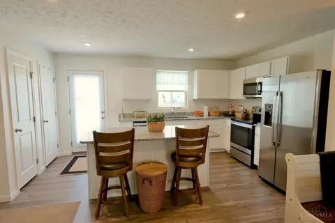Kitchen - 8889 Williamson Cir, Harrison, OH 45030 photo 3 of 4