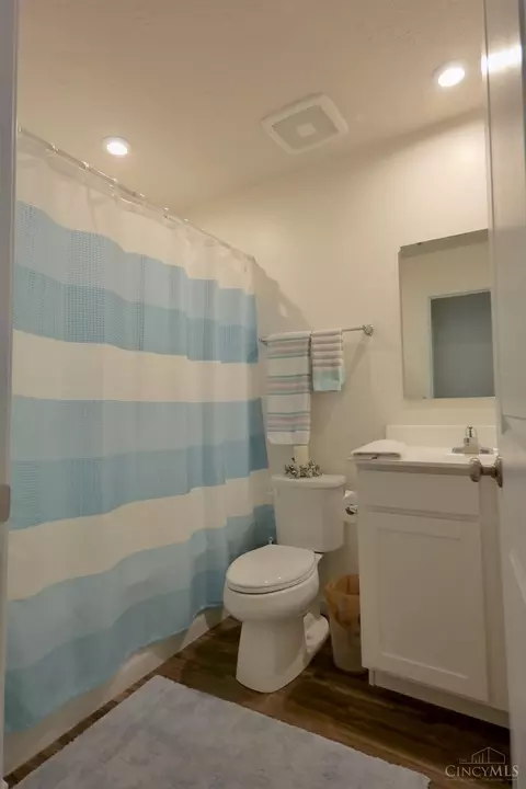 Bath - 8889 Williamson Cir, Harrison, OH 45030 photo 1 of 2