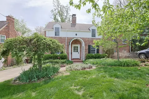 67 Forest Ave, Wyoming, OH 45215
