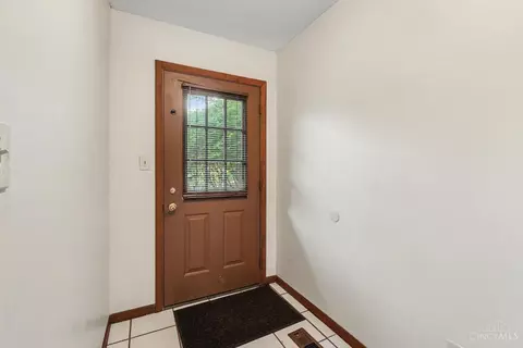 9048 Winton Rd, Cincinnati, OH 45231 photo 3