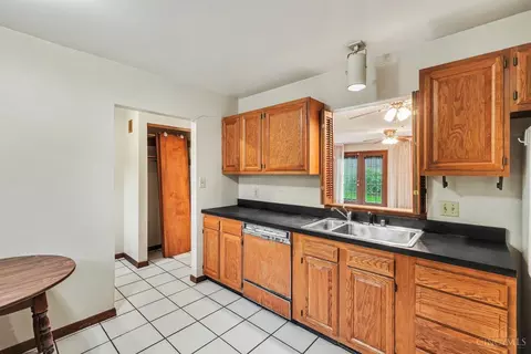 9048 Winton Rd, Cincinnati, OH 45231 photo 8