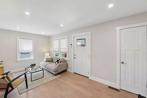 4637 Hunt Rd, Blue Ash, OH 45242 photo 9
