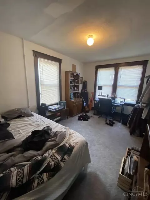 Bedroom - 727 Riddle Rd, Cincinnati, OH 45220 photo 1 of 3