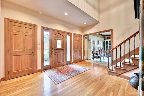 Entry Way - 8900 Terwilligers Trl, Montgomery, OH 45249 photo 2 of 5