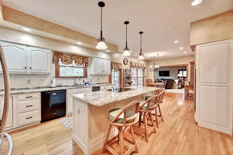 Kitchen - 8900 Terwilligers Trl, Montgomery, OH 45249 photo 2 of 2