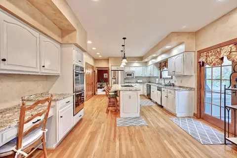 Kitchen - 8900 Terwilligers Trl, Montgomery, OH 45249 photo 1 of 2