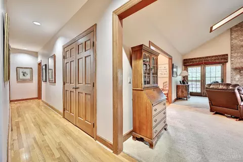 Entry Way - 8900 Terwilligers Trl, Montgomery, OH 45249 photo 4 of 5