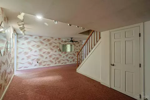 Living - 9566 Galecrest Dr, Cincinnati, OH 45231 photo 11 of 13