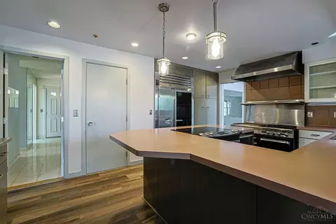 Kitchen - 9566 Galecrest Dr, Cincinnati, OH 45231 photo 4 of 6