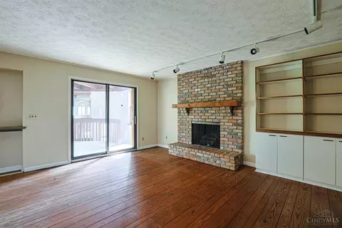 Living - 9566 Galecrest Dr, Cincinnati, OH 45231 photo 5 of 13